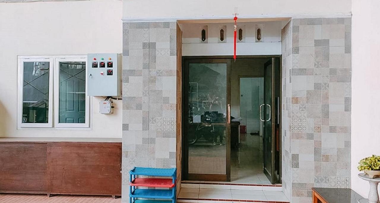 Reddoorz @ Tongas Probolinggo Exterior foto
